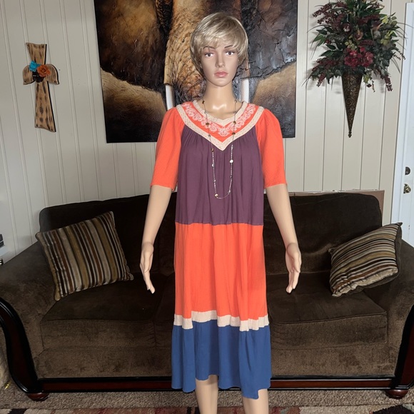 Go Softly Patio • Vintage • Boho • Orange/ Beige/Purple • Small •  Nightgown - Picture 2 of 16